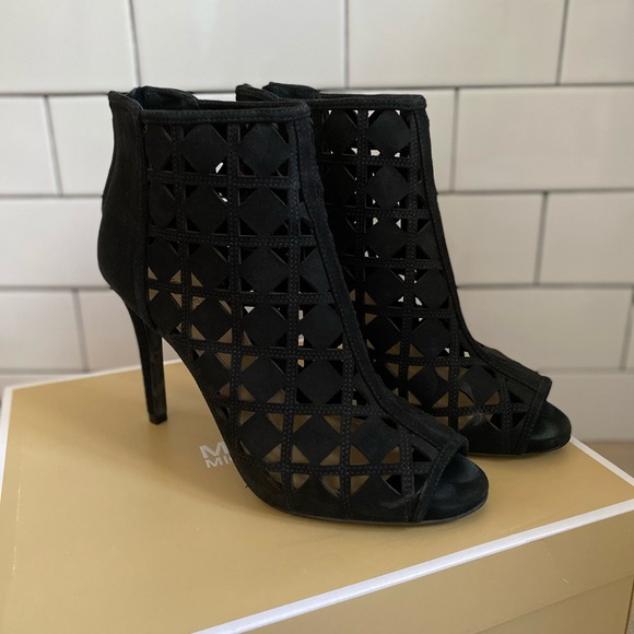 Michael Kors Peep Toe Booties 7.5 - worn once - Picture 6 of 6